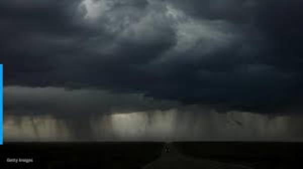 除了恶劣的天气，风暴追逐者还要面对许多危险