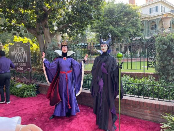 Theme park characters walk the red carpet premiere of Haunted Mansion as actors give it a miss | Image: @CoveredGeekly/Instagram
