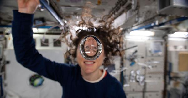 国际空间站宇航员饮用98%的回收尿液和汗水