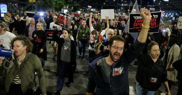 视频:三名人质死亡后，以色列爆发大规模示威活动