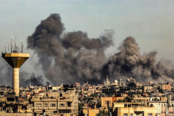 实况更新:以色列继续袭击加沙各地，世卫组织小组称Al-Shifa医院是“大屠杀”