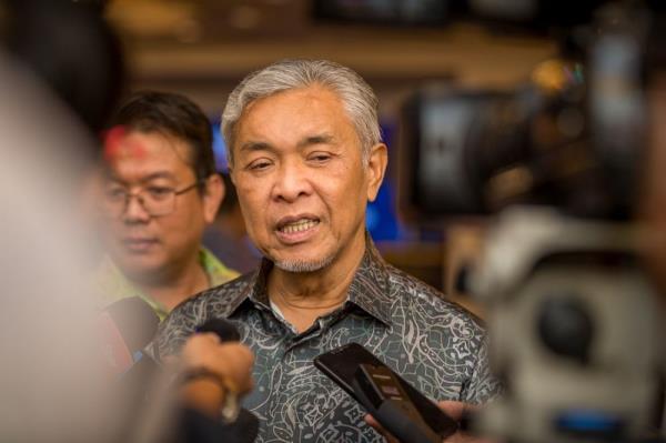Deputy communications minister calls for overhaul of media pass system to combat partisanship 