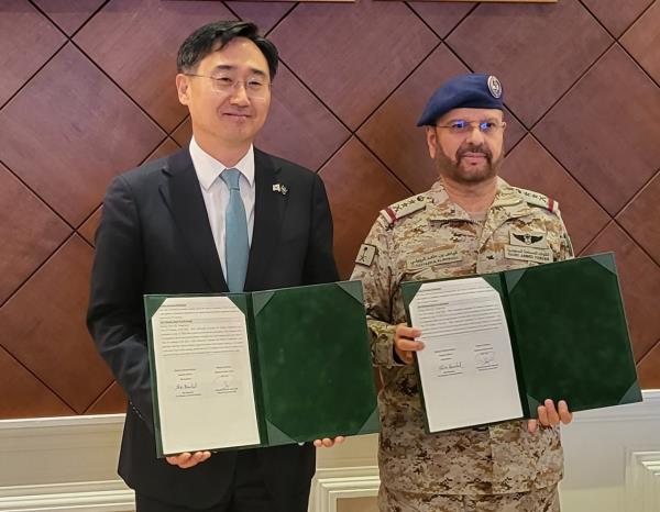 韩国和沙特阿拉伯在利雅得举行高级别防务会谈