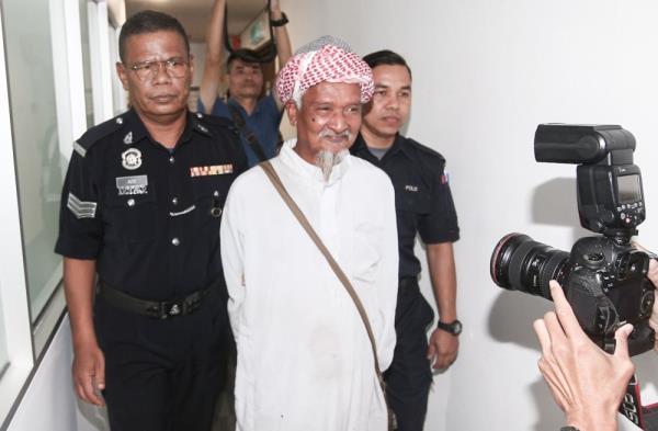Ustaz claims trial at Ipoh Sessions Court for insulting Agong via WhatsApp group chat