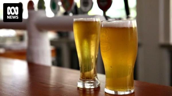 新南威尔士州酒类和博彩公司发现一名男子在斯托克顿酒吧服务了22艘帆船后，酒执照被吊销