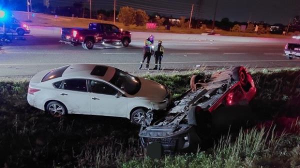 在密西沙加403号高速公路上，路怒、酒精导致四车相撞:OPP